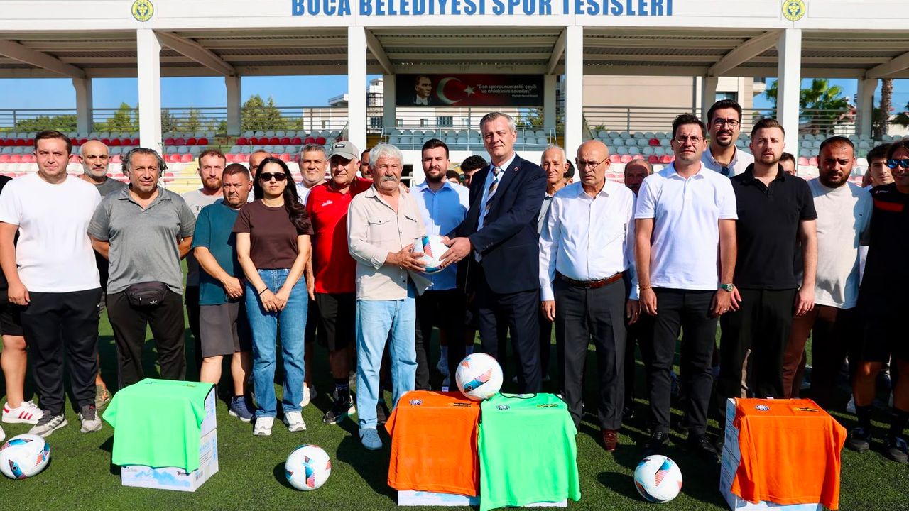 Buca’da amatör spora yeni destek: Kulüplere malzeme dağıtıldı
