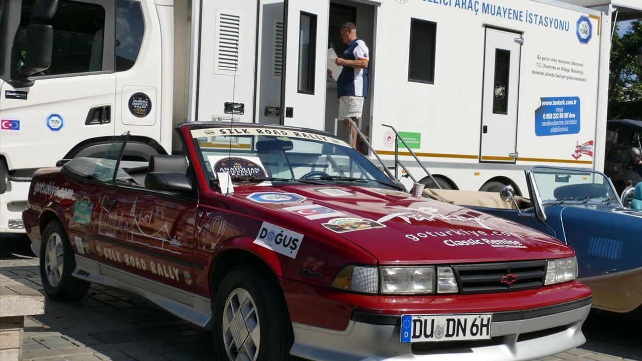 11 ili kapsayan Anadolu Dostluk Rallisi İzmir'e ulaştı