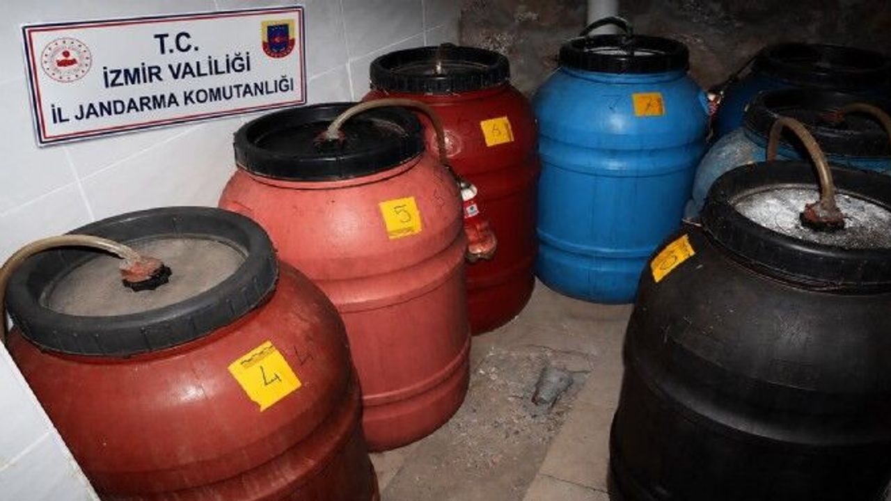 İzmir’de sahte alkol operasyonu düzenlendi