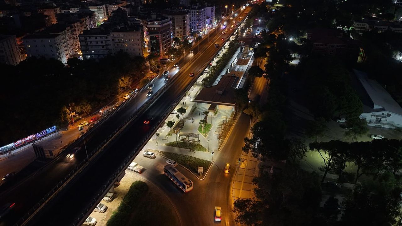 Bornova'nın en işlek noktasında büyük değişim: Aktarma istasyonu baştan aşağı yenilendi