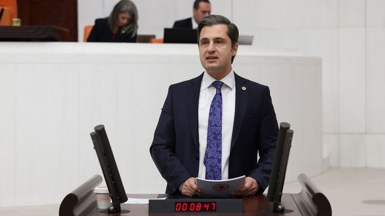 Deniz Yücel’den Meclis’te sert çıkış: “Çocuk cinayetleri de politiktir”