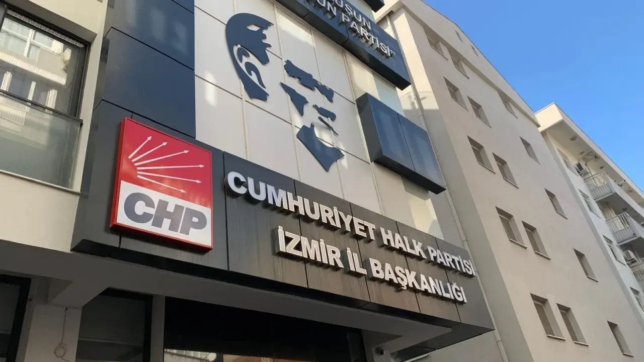 CHP İzmir’de 10 ilçeye atama! YENİ Parti sonrası boşalan koltuklar doluyor