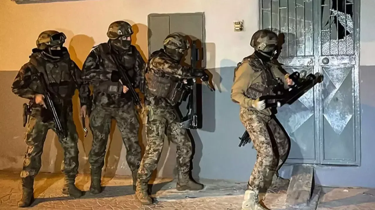 İzmir'de DEAŞ operasyonu: 26 şüpheli gözaltına alındı