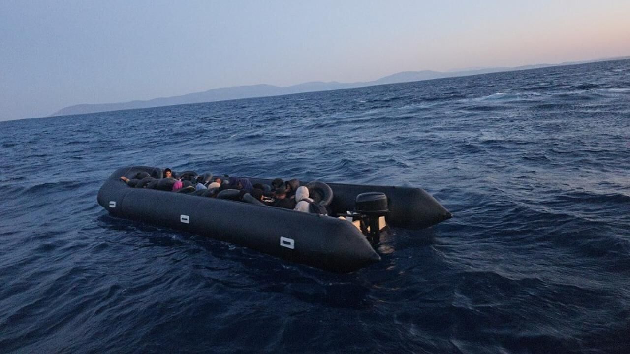 İzmir açıklarında iki ayrı operasyon: Düzensiz göçmenler yakalandı
