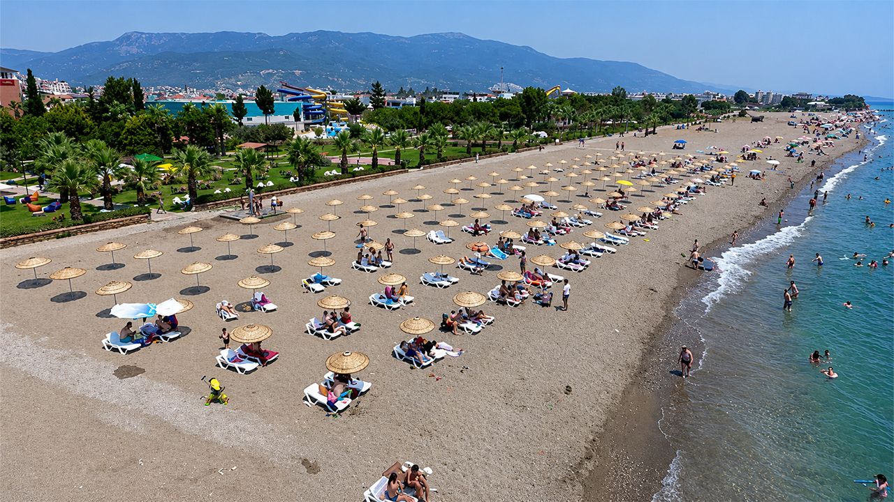 Gümüldür’de deniz çöp deryasına döndü