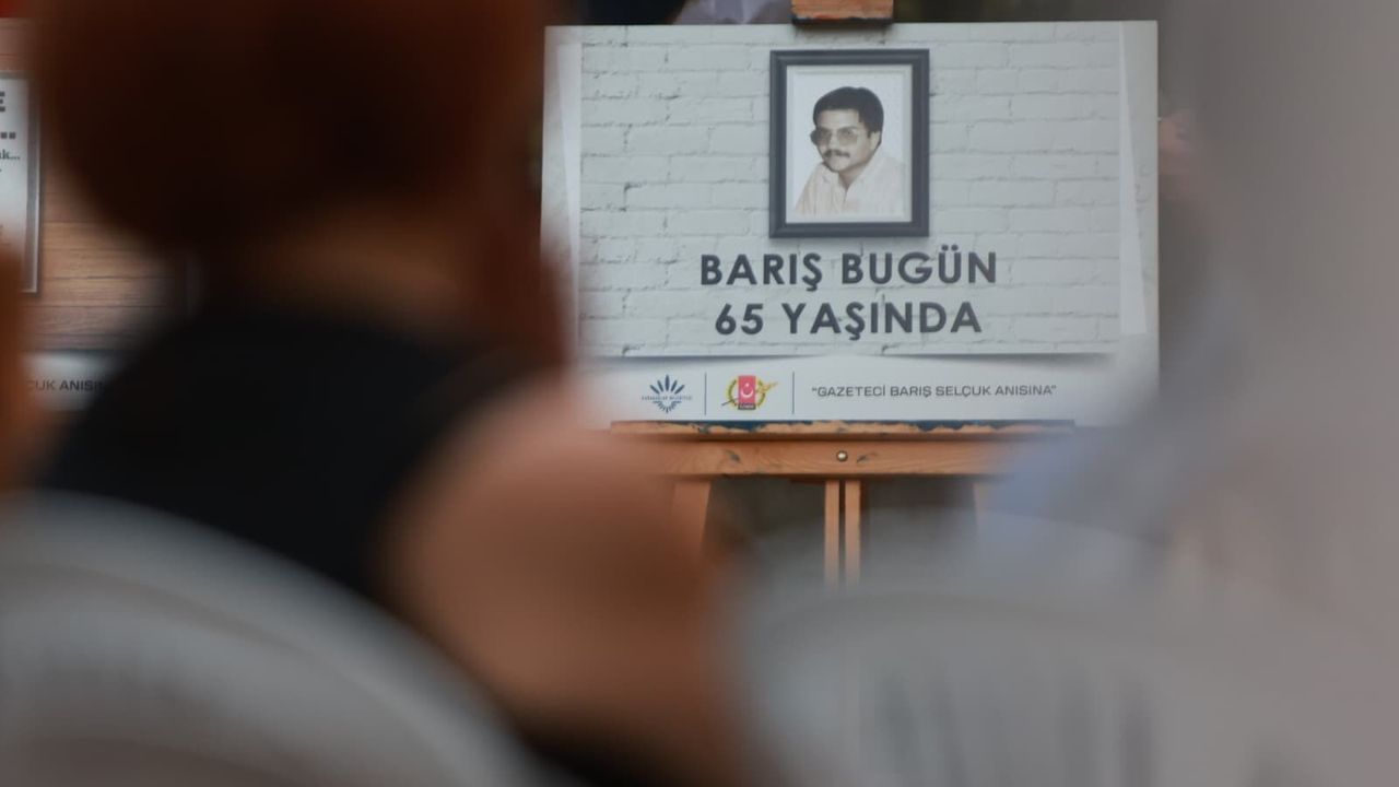 Gazeteci Barış Selçuk İzmir'de saygıyla anıldı