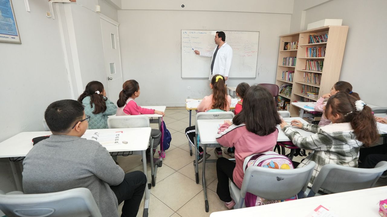 Gaziemir'de GAZİDEK öğrencilerinin yüzde 83'ü LGS'de istedikleri liselere yerleşti