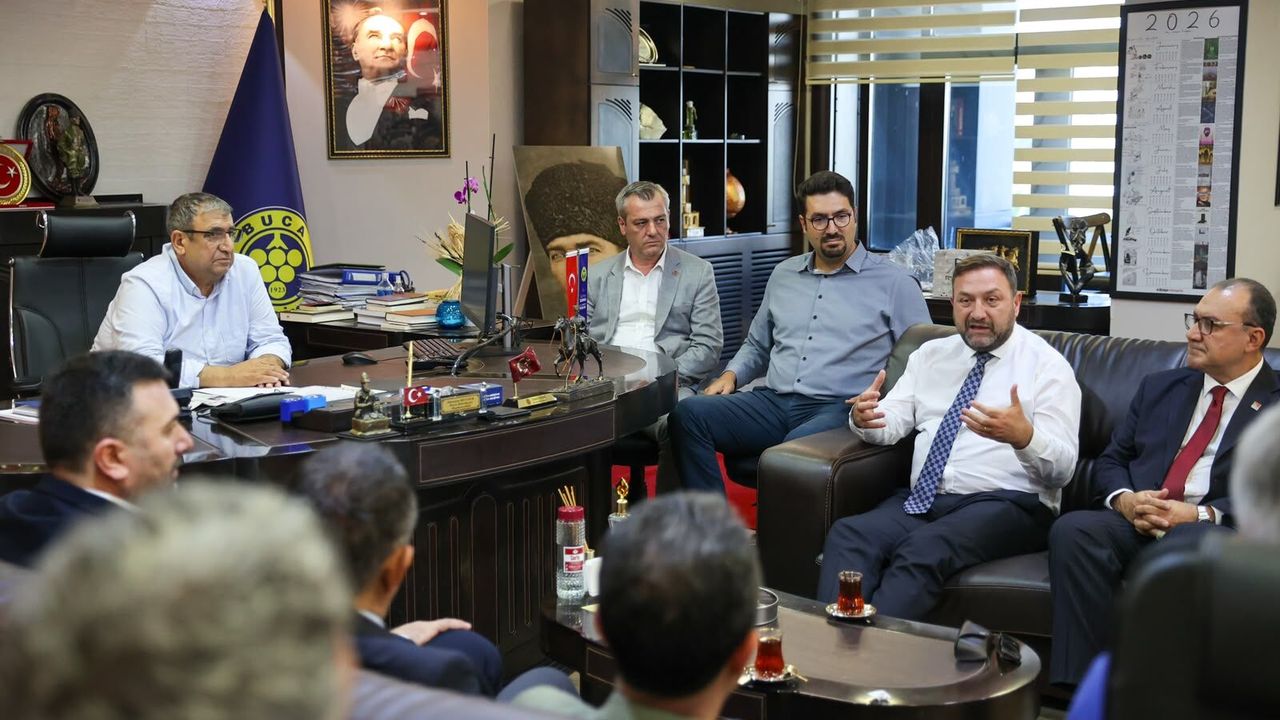 CHP'li Gümrükçü, Buca'da halk odaklı çalışmalar yaptı