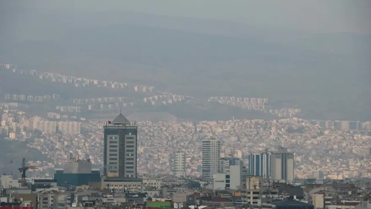 İzmir’in hava karnesi açıklandı: Aliağa’da karbonmonoksit oranı 5’e katlandı