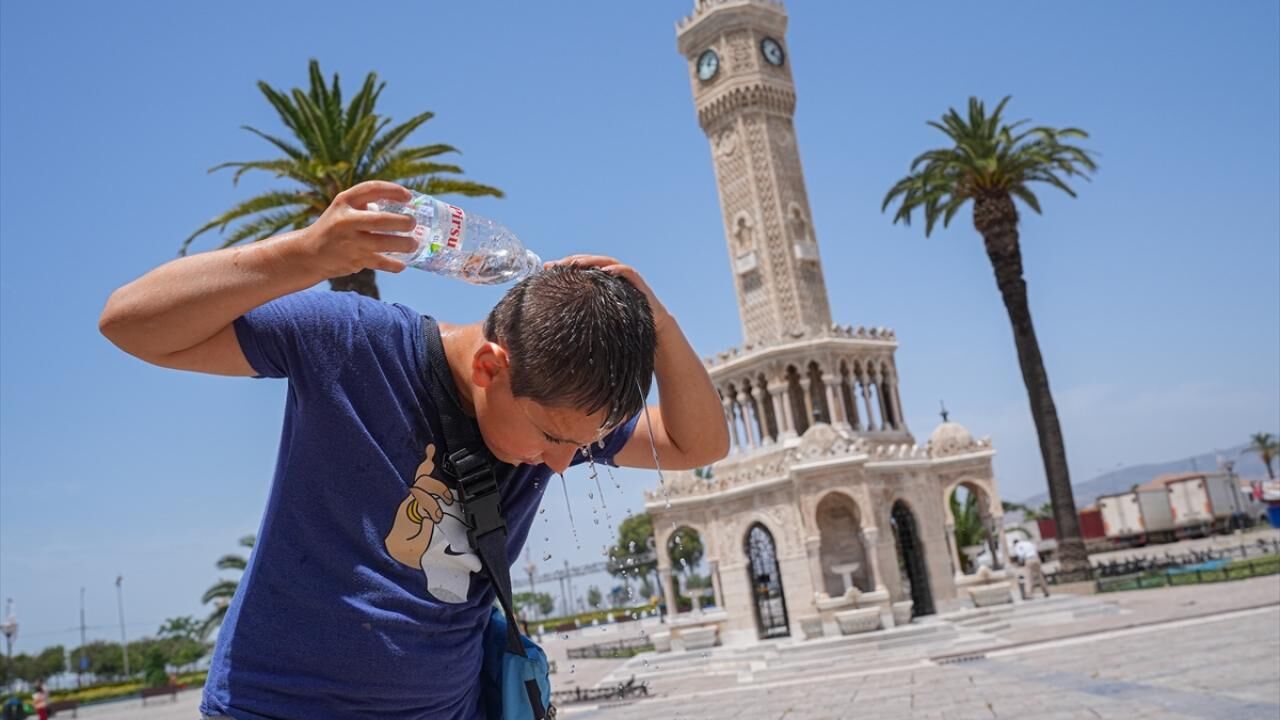İzmir kavruluyor! Termometreler 41 dereceyi görecek