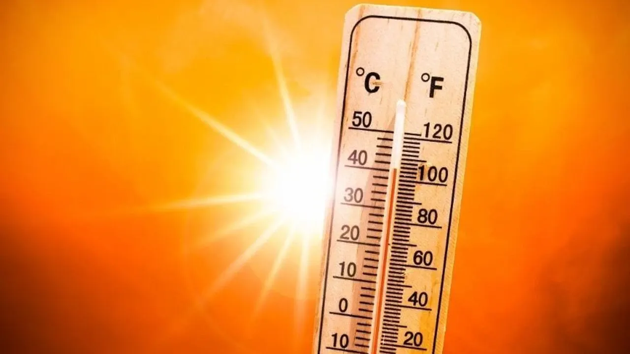 İzmir’de bugün hava 35 dereceyi bulacak: Hissedilen 40 derece