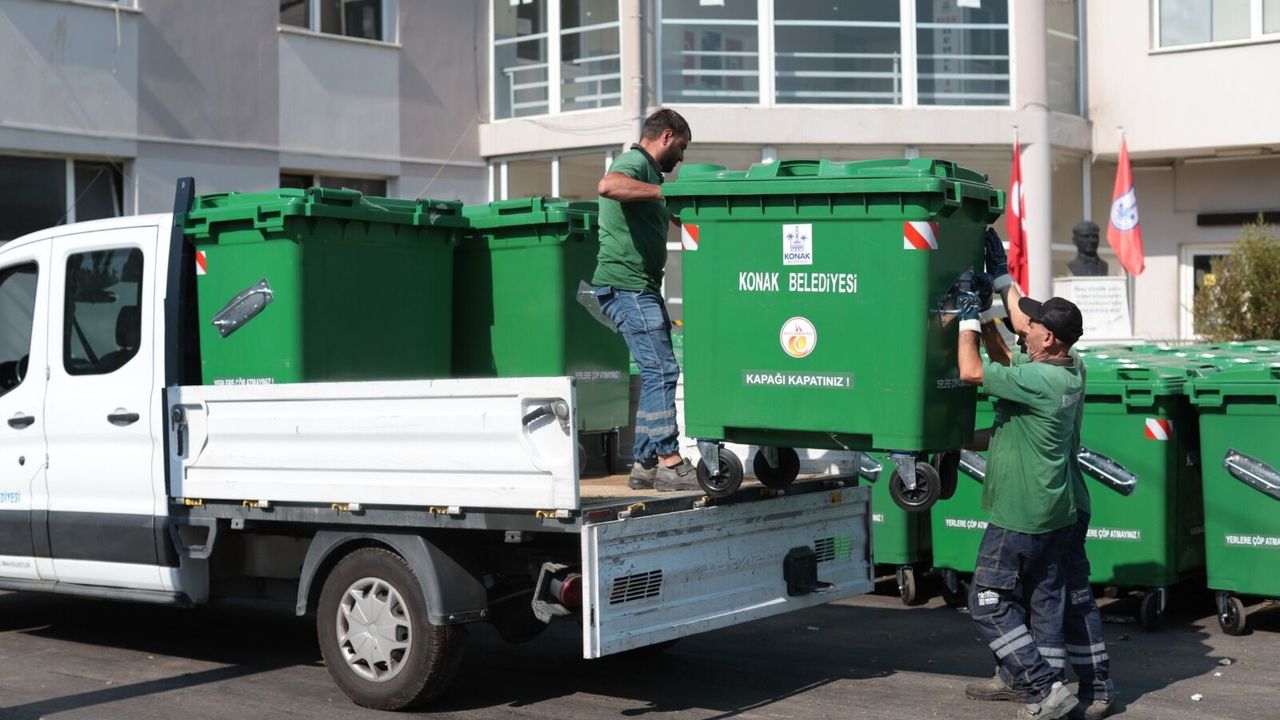 Konak Belediyesi 400 yeni çöp konteyneri dağıtıyor
