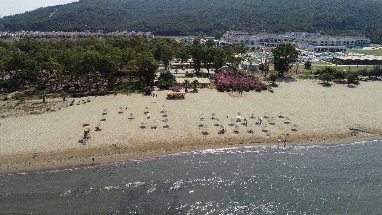 Pamucak Sahili’nde Beach Flag heyecanı: 300 sporcu sahaya çıkacak