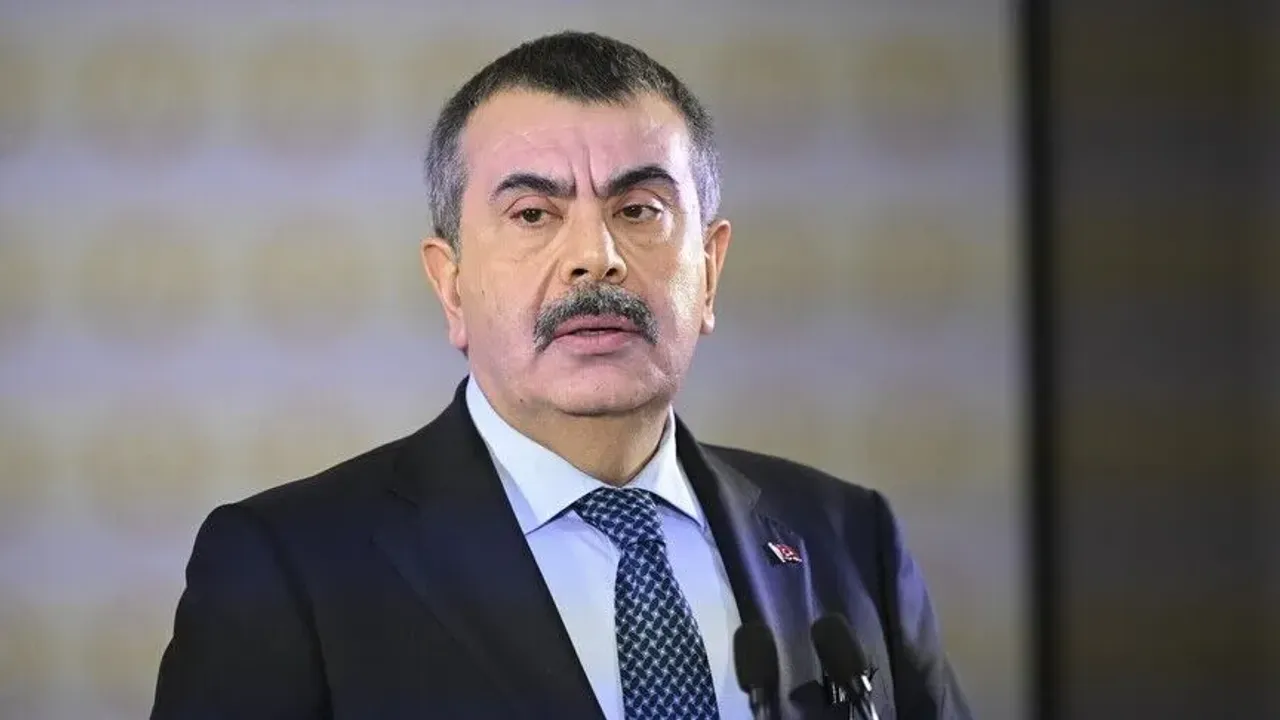 Bakan Tekin açıkladı: Okullarda serbest kıyafet neden kaldırıldı?