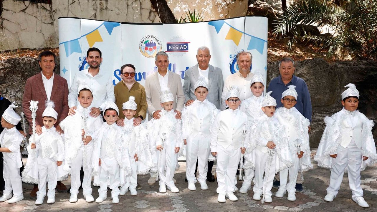 Kemalpaşa’da 30’dan fazla çocuk toplu sünnet şölenine katıldı