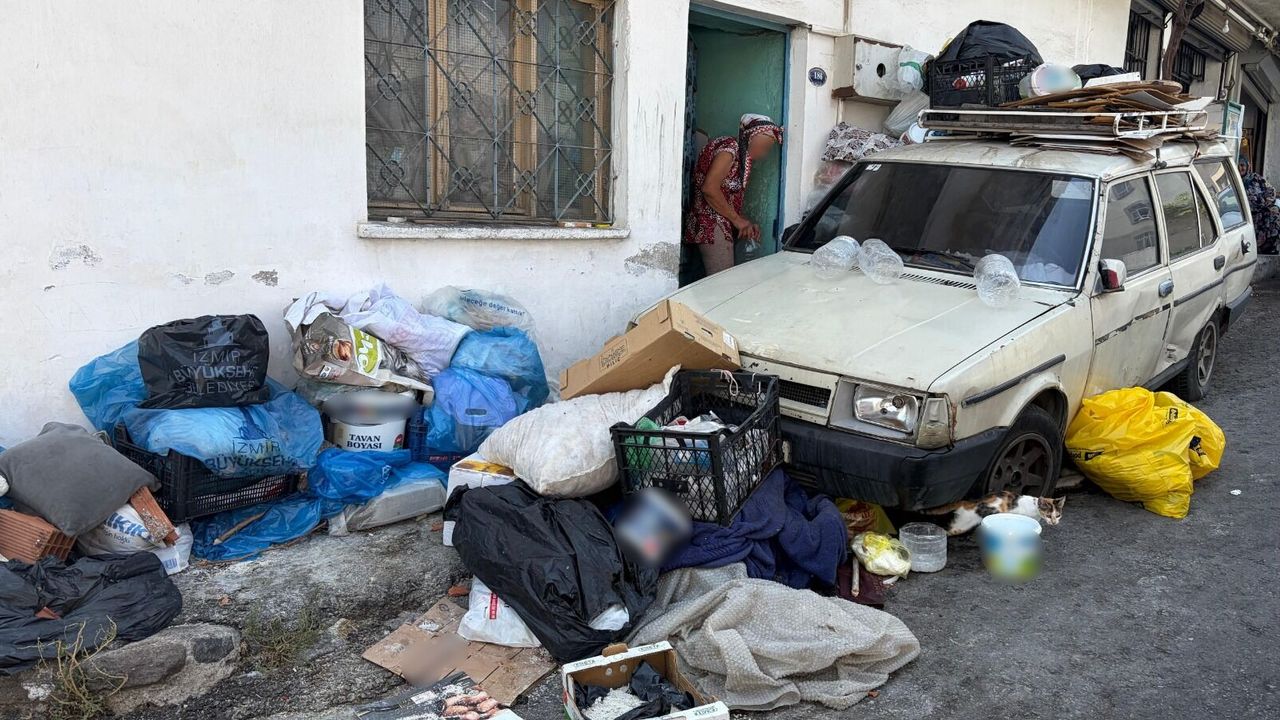 Konak’ta ‘çöp ev’ isyanı: Koku ve haşereler mahalleyi bezdirdi