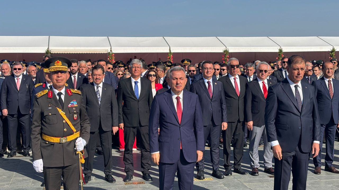 İzmir’de Büyük Zafer’e 104’üncü yıl selamı