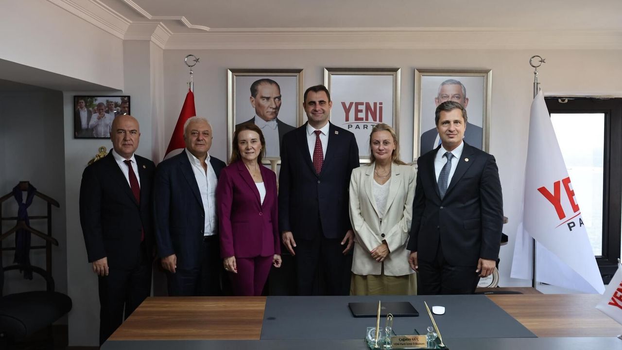 YENİ Parti İzmir'den '30 Ağustos' mesajı: "Türkiye’nin geleceğine hep birlikte sahip çıkıyoruz"
