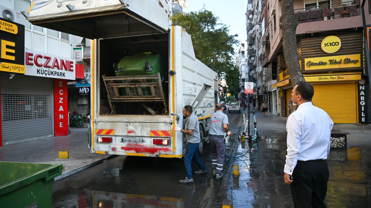 Bornova Belediye Başkanı Eşki, temizlik çalışmalarını başladı