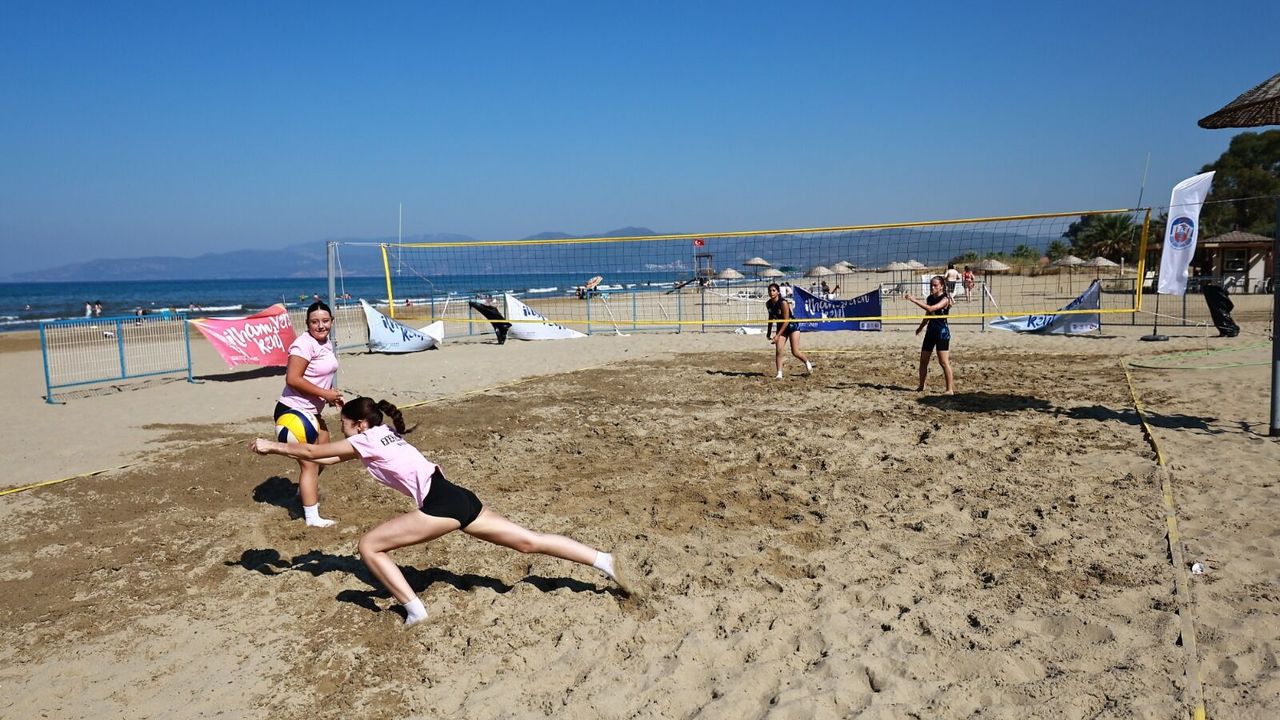 Efes Selçuk’ta Zafer Kupası heyecanı: Genç sporcular sahaya çıktı