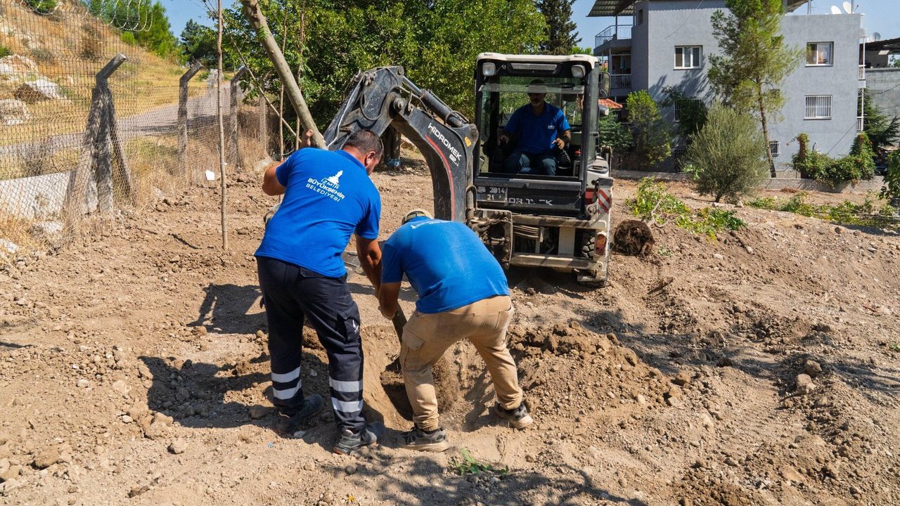 İzmir'de atıl alan modern mahalle parkına dönüştürüldü