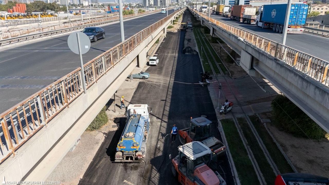 İZSU Liman Caddesi çalışmasını bir ay erken tamamladı