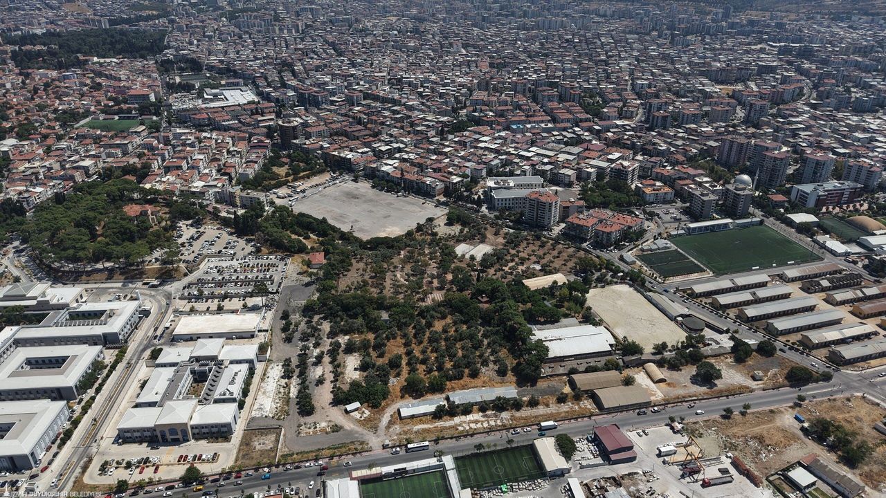 İzmir'de 22 dönümlük atıl alan gençlik parkına dönüştürülüyor