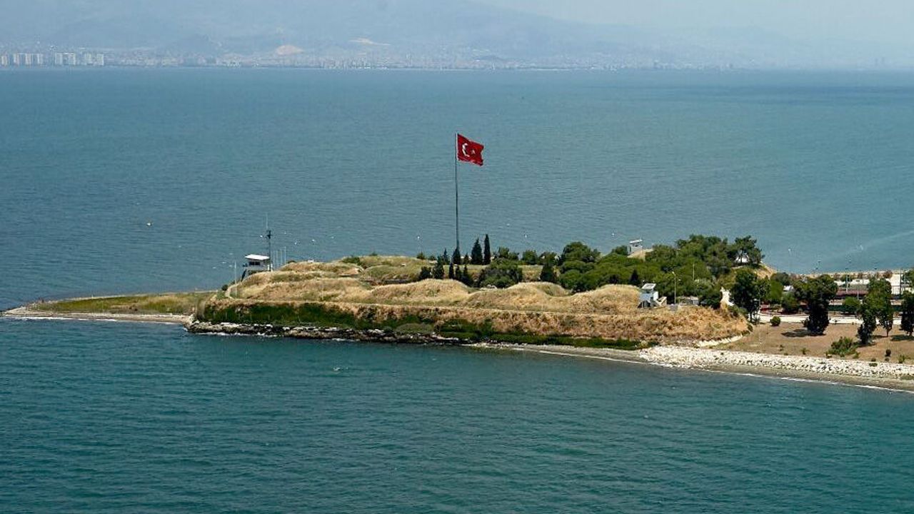 Yenikale Burnu ve Çevresi: İzmir Körfezi Kıyısında Doğa ve Tarihin Buluştuğu Nokta