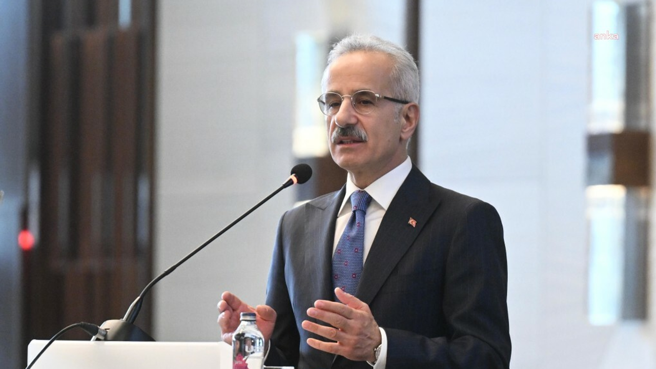 Ulaştırma ve Altyapı Bakanı Uraloğlu İzmir’de