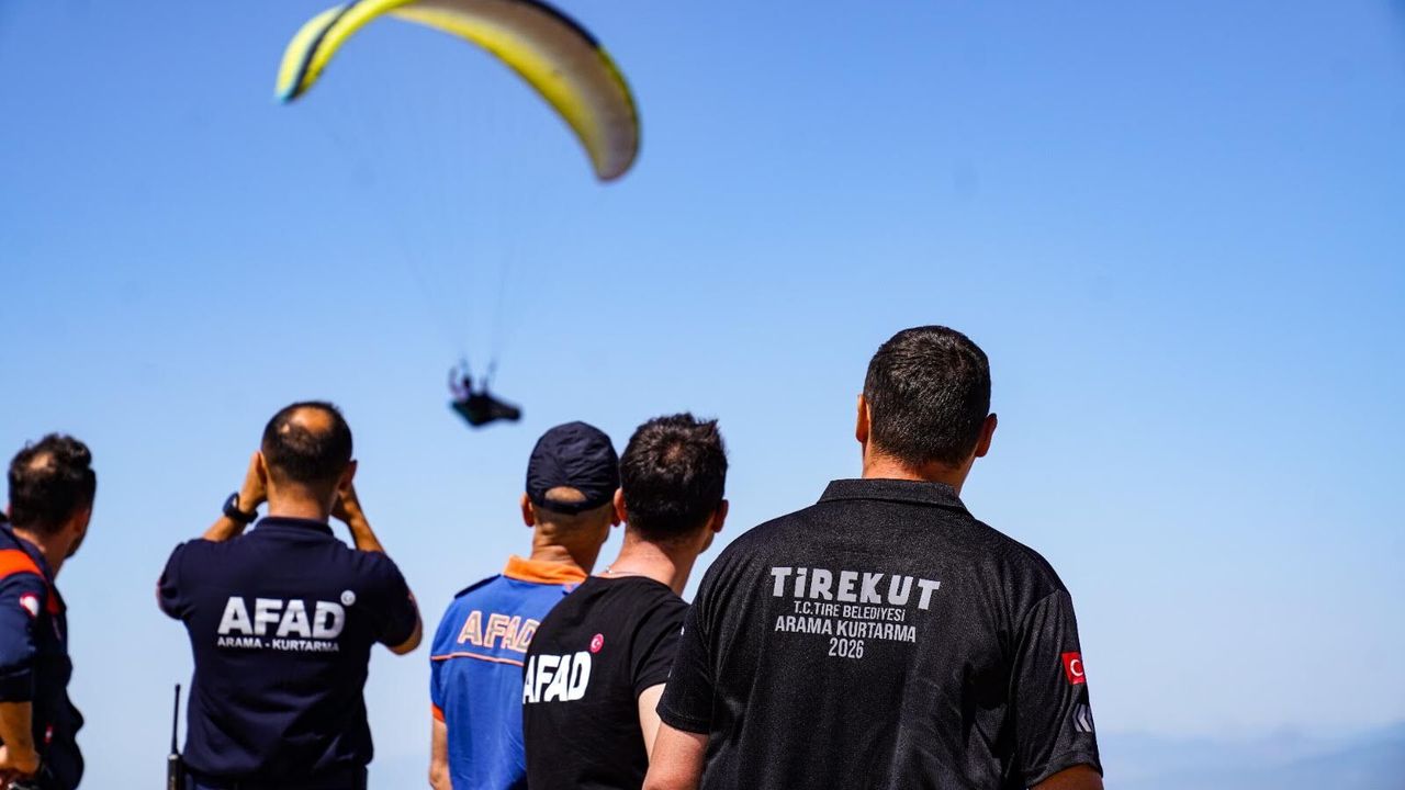 2. Tire Yamaç Paraşütü Festivali, farklı illerden sporcuyu bir araya getirdi