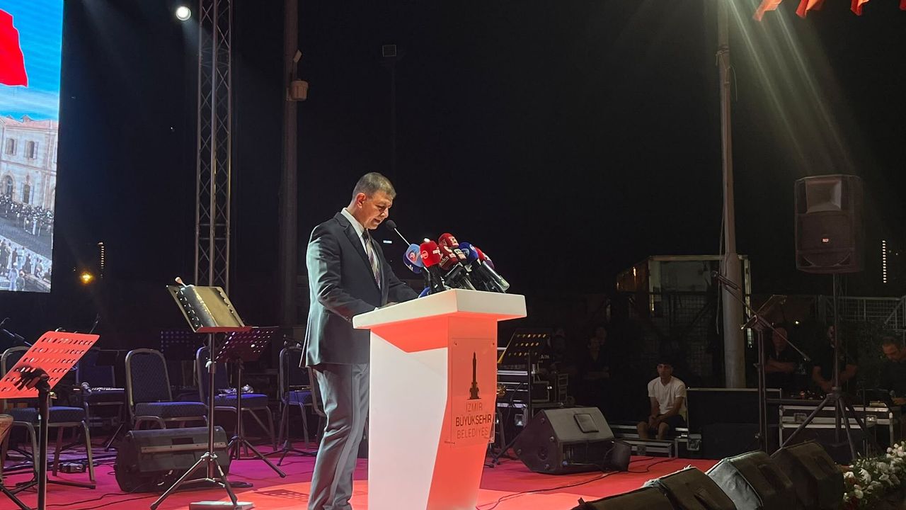9 Eylül resepsiyonuna İzmir’den sadece iki milletvekili katıldı
