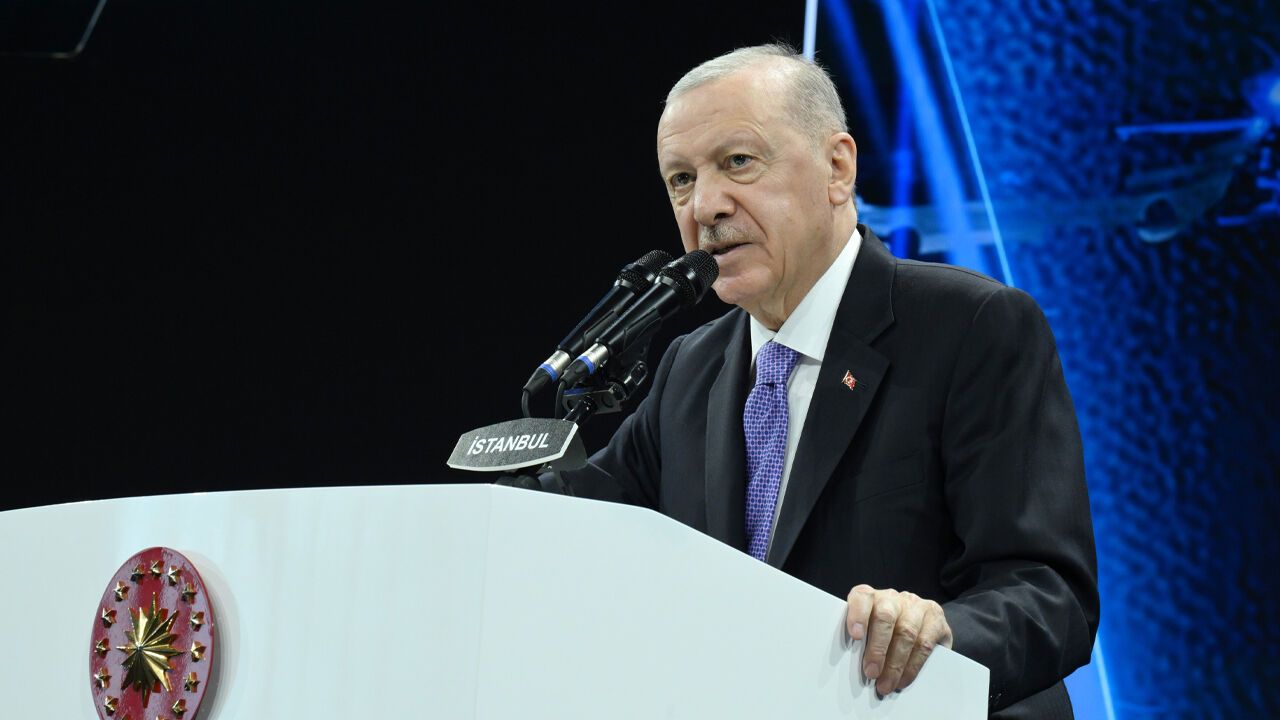 Cumhurbaşkanı Erdoğan: "86 milyonun daha konforlu yaşaması için dişimizi tırnağımıza takıyoruz"
