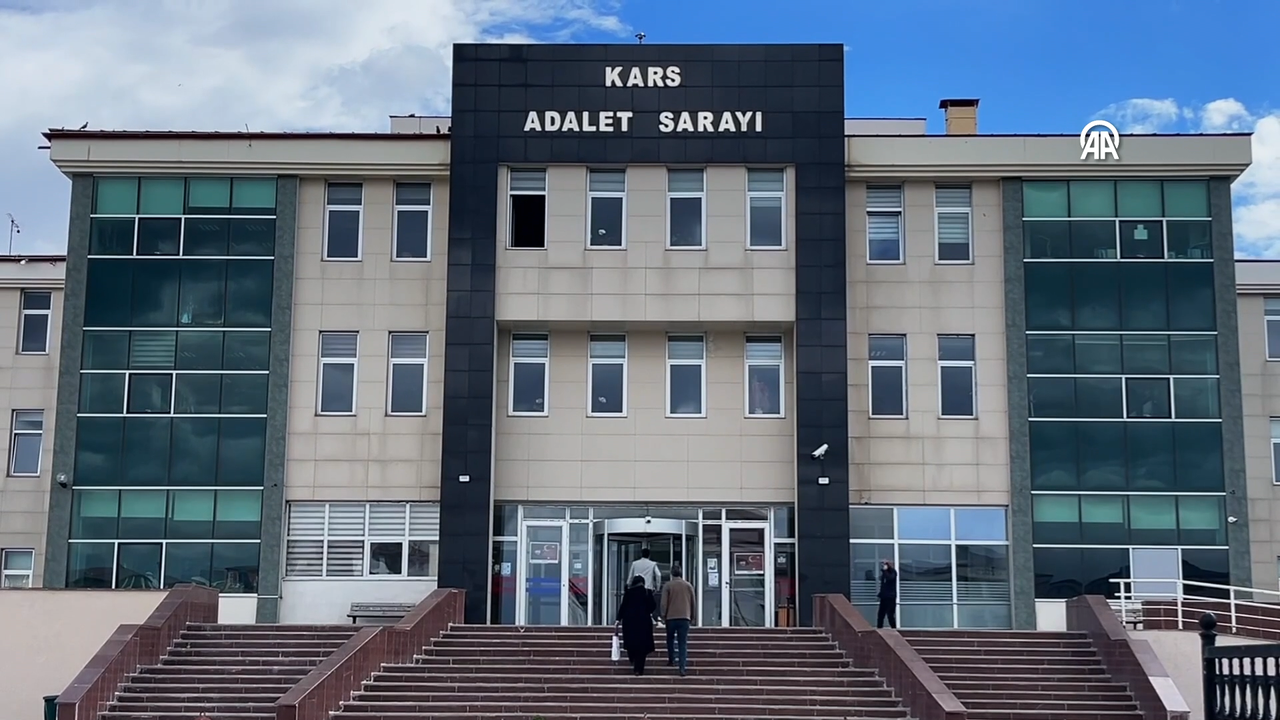 Kars’ta yenidoğan bebeği ağzına peçete koyarak öldürmüşler: Soruşturmayla ilgili anne ve anneanne tutuklandı!
