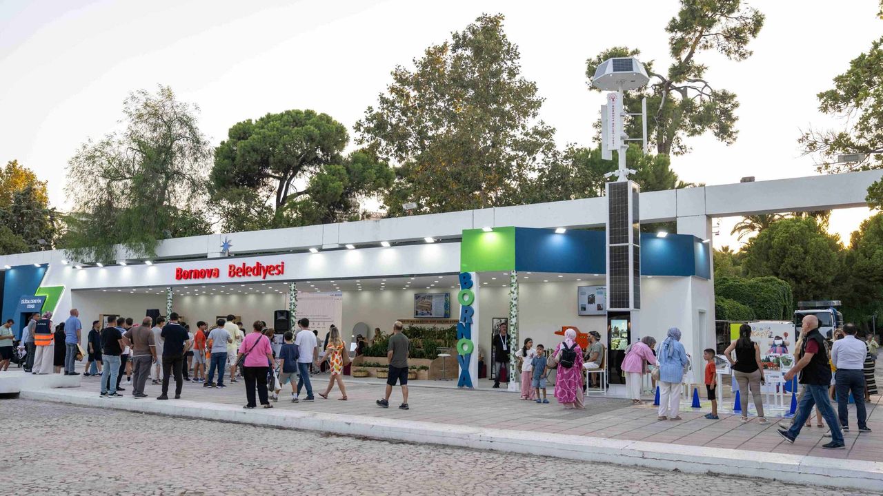 İEF Bornova'da firmalar adaylarla yüz yüze buluştu