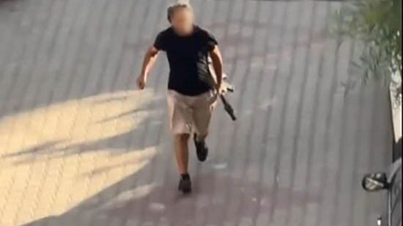 Buca'da pompalı tüfekle kapısına dayanma olayı