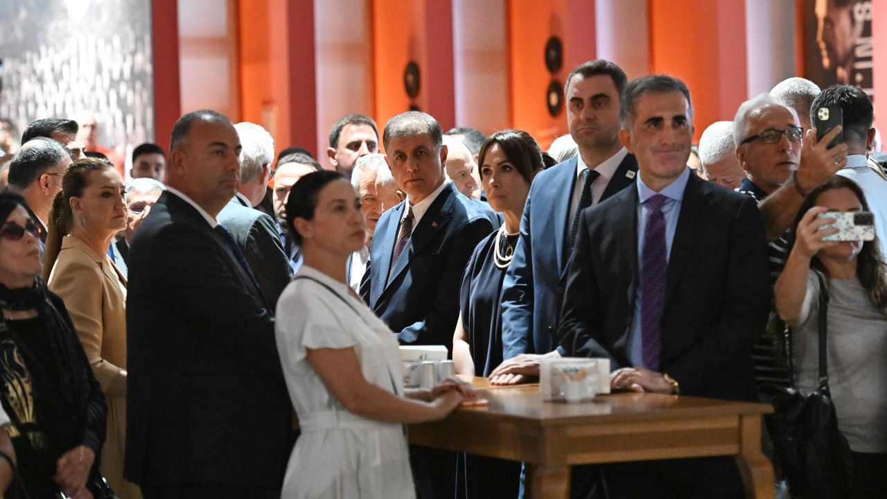 Nazım Hikmet sergisi İzmir'de açılıyor