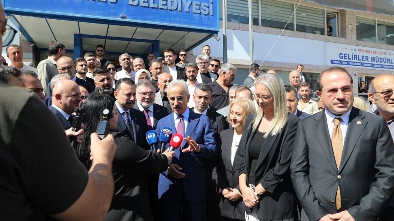 Ulaştırma Bakanı Uraloğlu, Menderes-Gümüldür Karayolu Projesi'ni Açıkladı