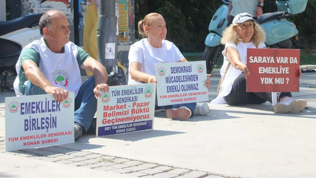 Emeklinin emekliliği de elinden alındı