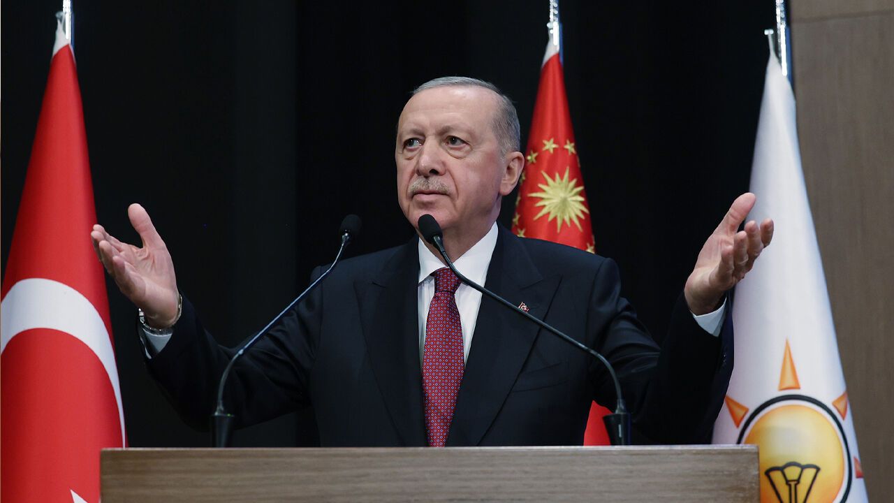 Cumhurbaşkanı Erdoğan, 'fon' soruşturmasına ilişkin açıklamalarda bulundu: "Yanlış yapanla, nefsine yenik düşenle vedalaşırız!"