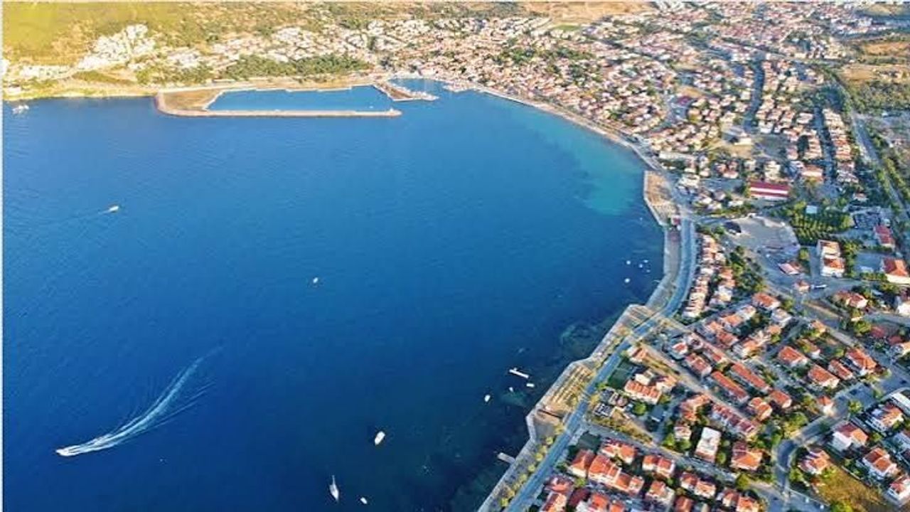 Yeni Foça Kıyısı: Ege Denizi'nin Uzun Sahil Hattı ve Turizm Potansiyeli