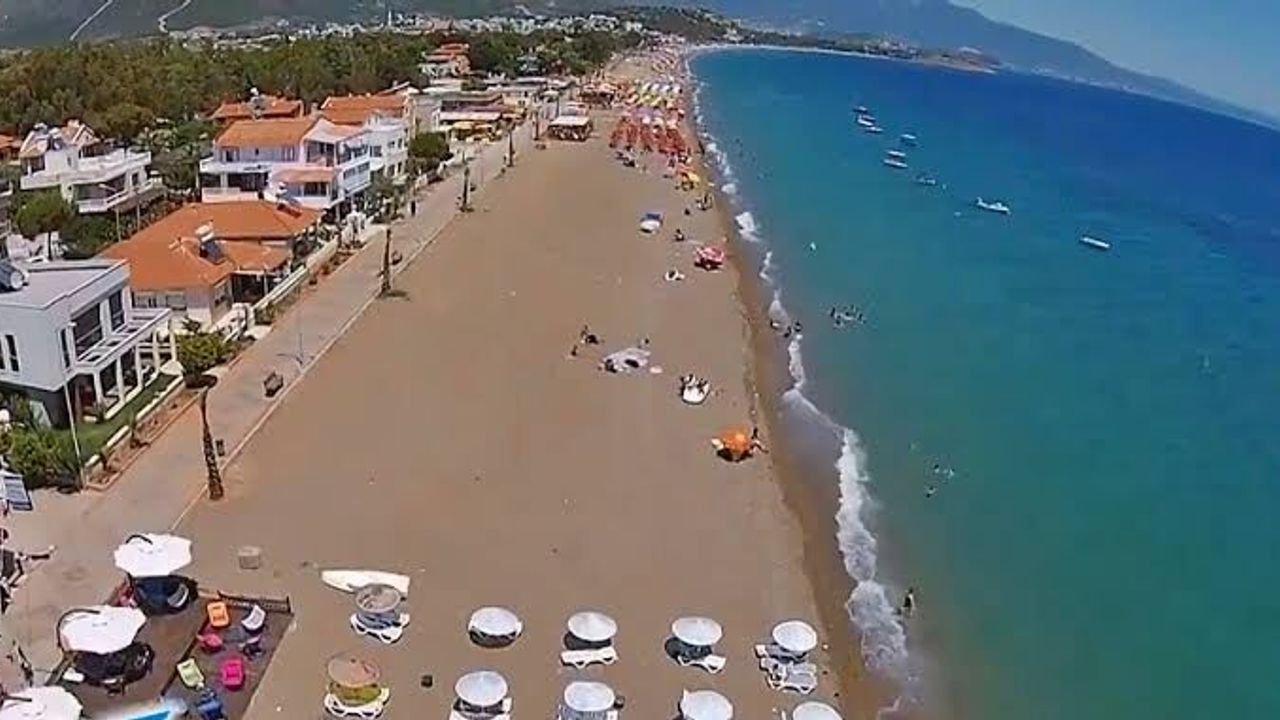 İpekkum Plajı: Seferihisar’da İnce Kumlu Sahili ve Sığ Deniziyle Öne Çıkıyor