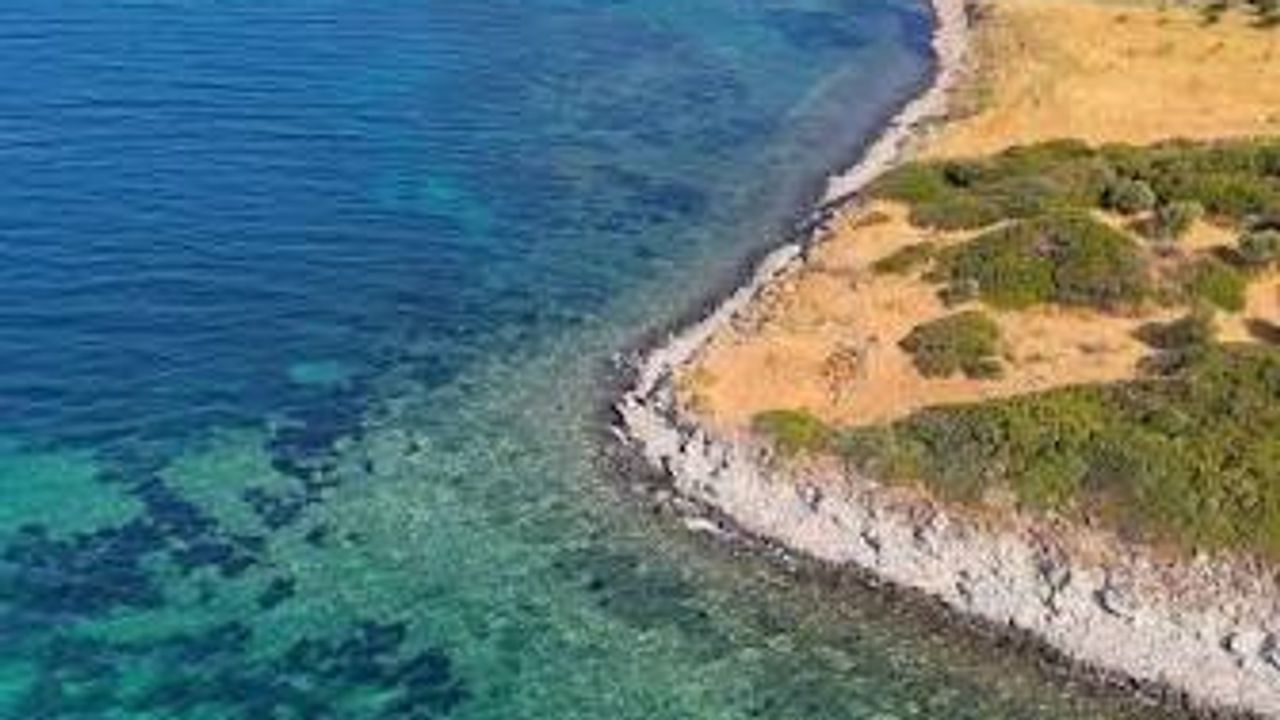 İzmir Aliağa Akmermer Koyu: Doğal yapısı ve sakin atmosferiyle dikkat çeken bir koy
