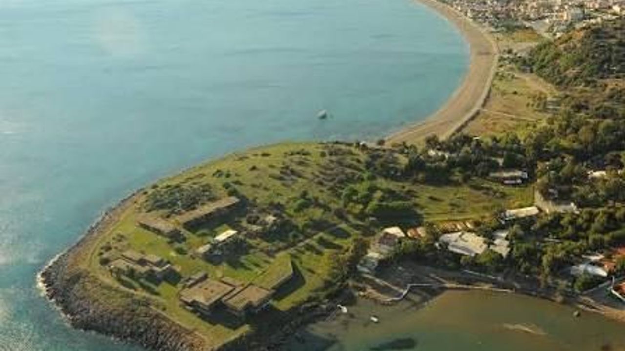 Sakız Ağacı Mevkii Halk Plajı: Seferihisar’ın Doğanbey’deki Mavi Bayraklı Sahili