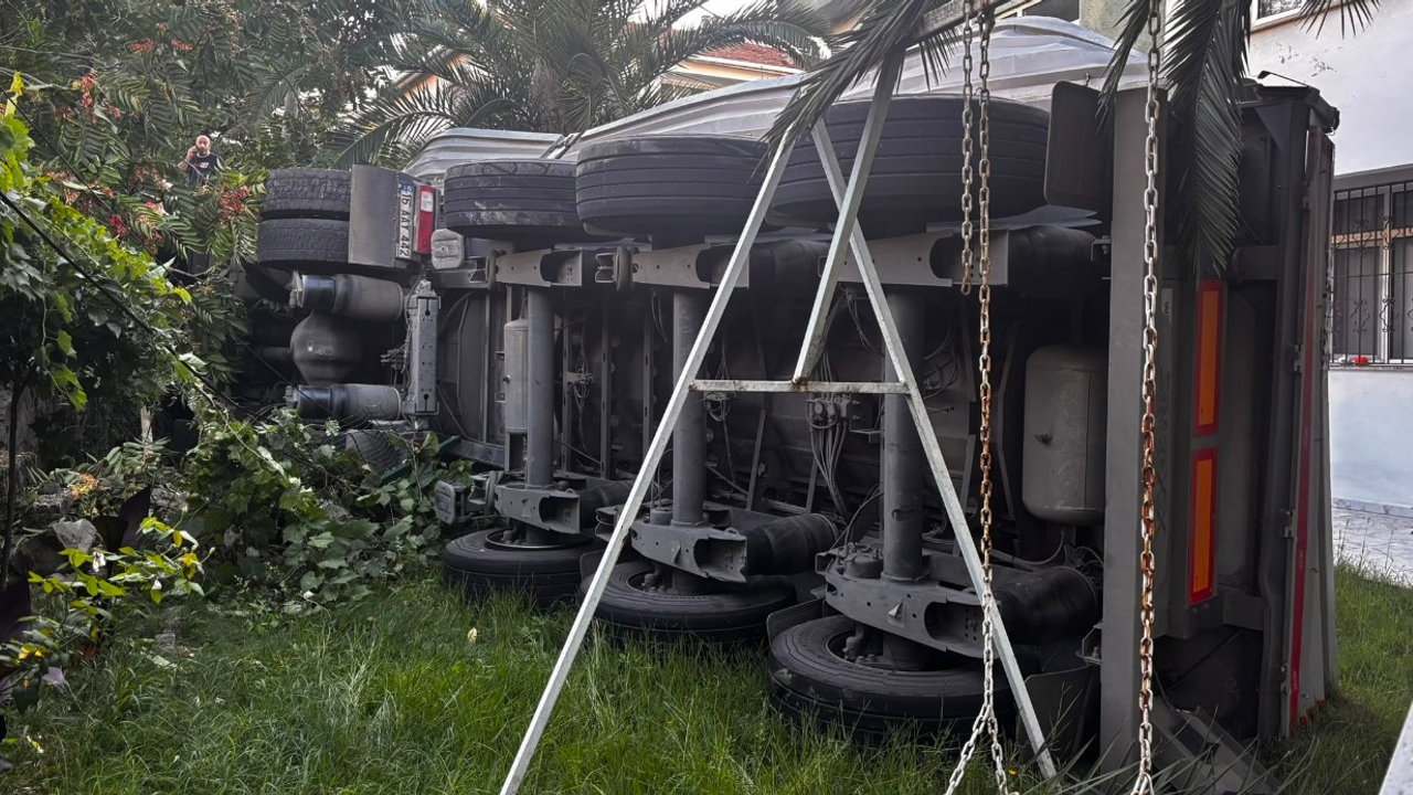 Düzce'de tır-patpat kazası: 4 ölü, 8 yaralı