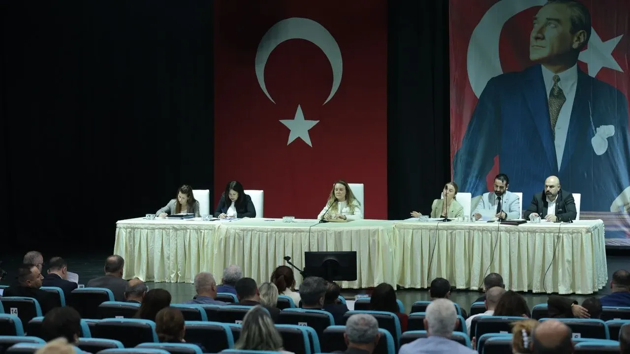 Konak Meclisi’nde “özgür basın” polemiği