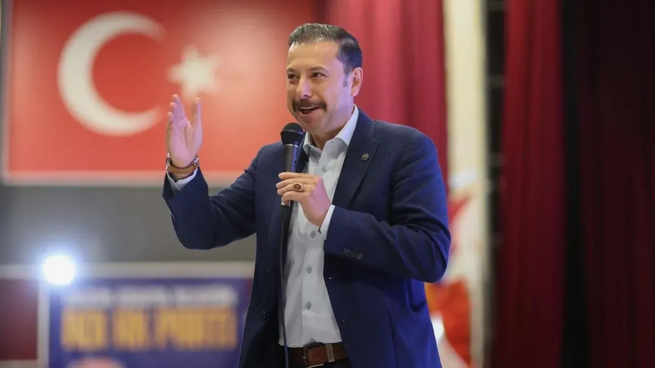 AK Partili Kaya, İEF'yi 'Vizyonsuz Panayır' olarak nitelendirdi