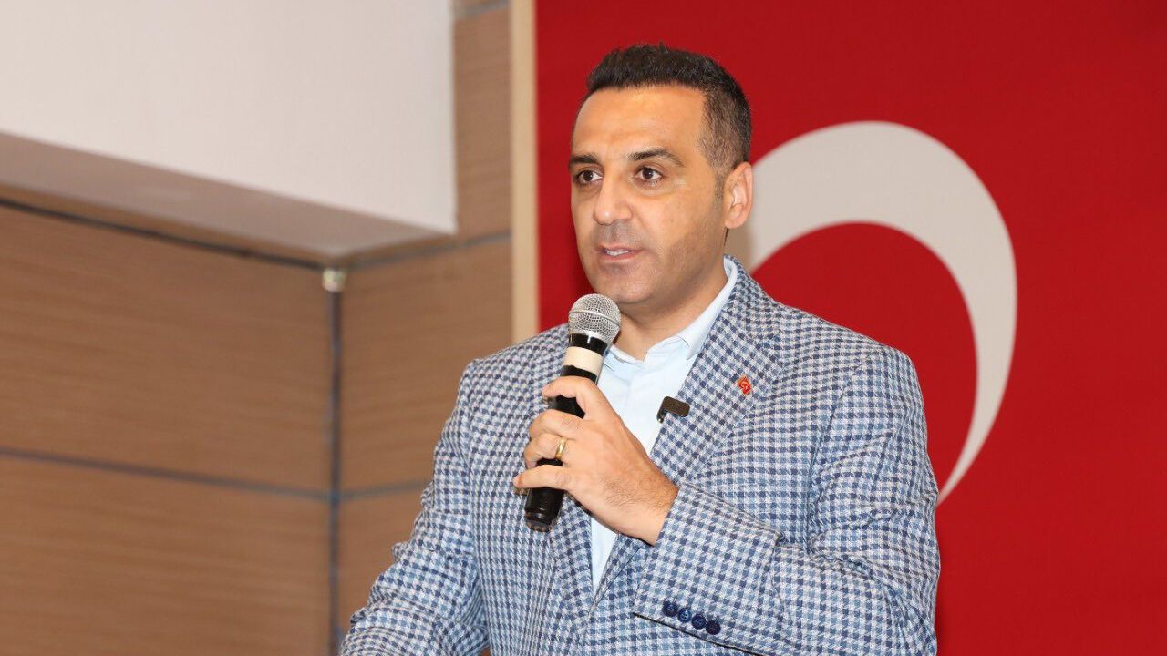 Çiğli Belediye Başkanı Yıldız, AK Parti'ye katıldı