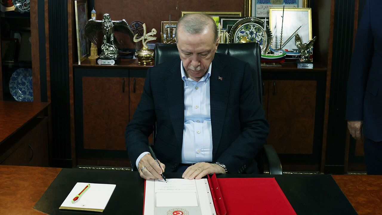 Resmî Gazete'de yayımlanan kararla Emniyet Genel Müdürlüğü'nde 69 görev değişikliği yapıldı