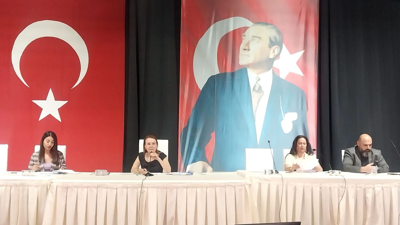 Konak Meclisi’nde gündem mesaisi: Mahalle sınırlarına düzenleme mi gelecek?