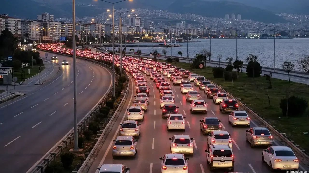 İzmir'de trafik sorunları devam ediyor
